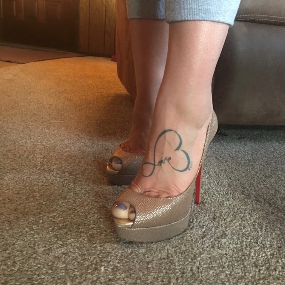 🔥 Christian Louboutin Lady Peep 🔥 - Picture 1 of 7